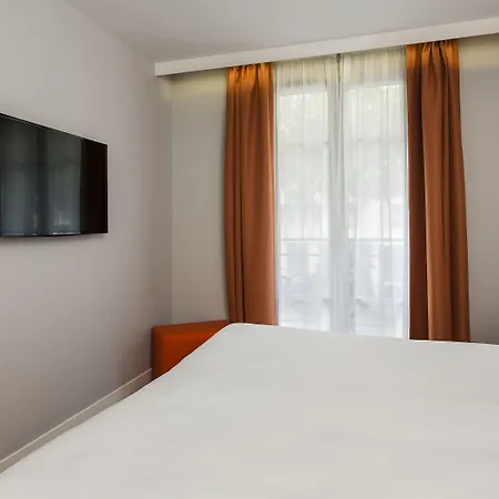 Vaugirard Hotel 3*