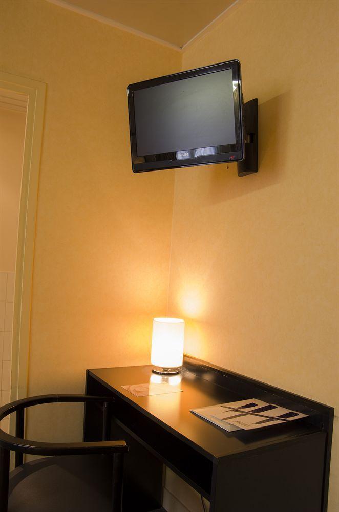 Vaugirard Hotel Parigi